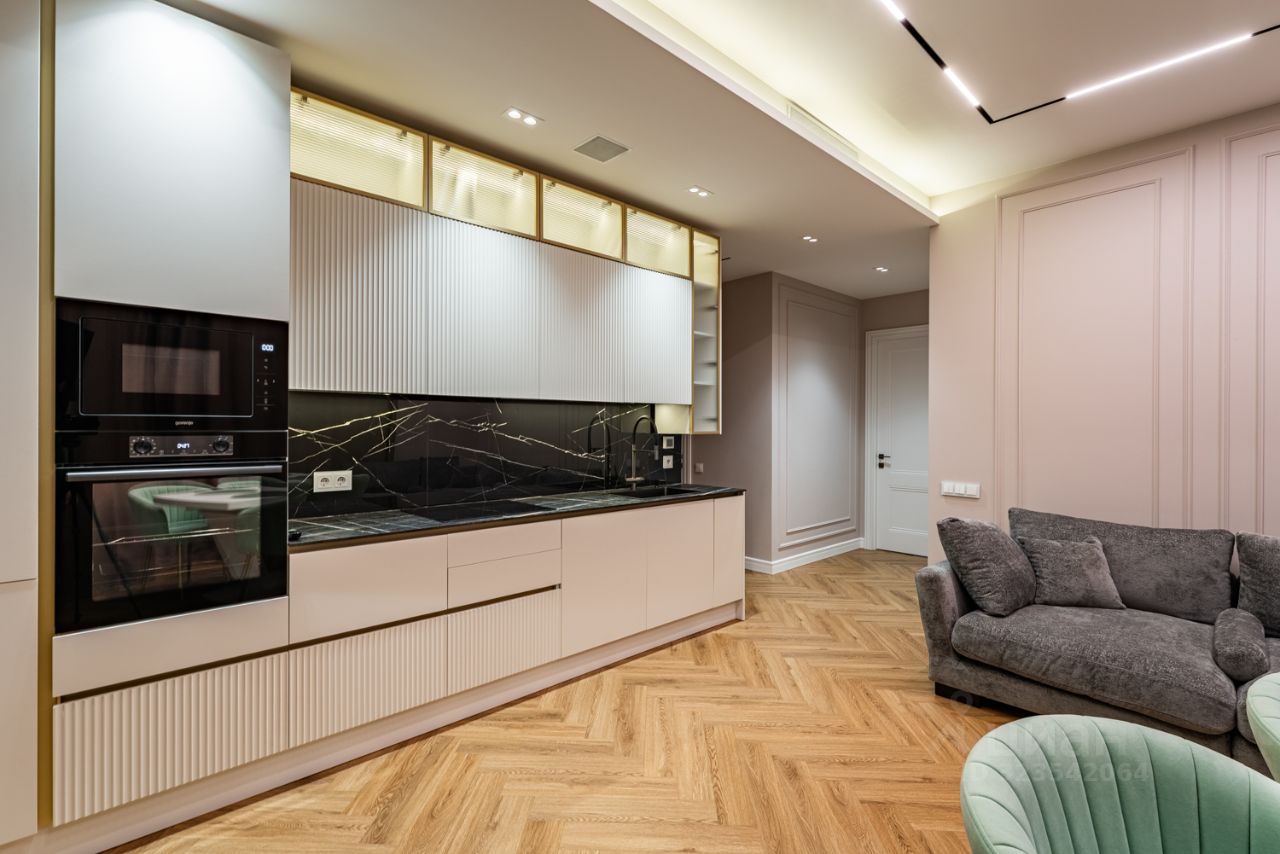 Продажа 4-комн квартиры на вторичном рынке улица Лобачевского, 120к1