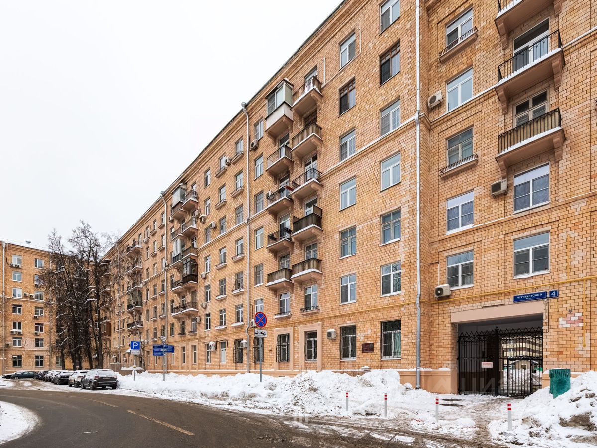 Продажа 3-комн квартиры на вторичном рынке улица Черняховского, 4