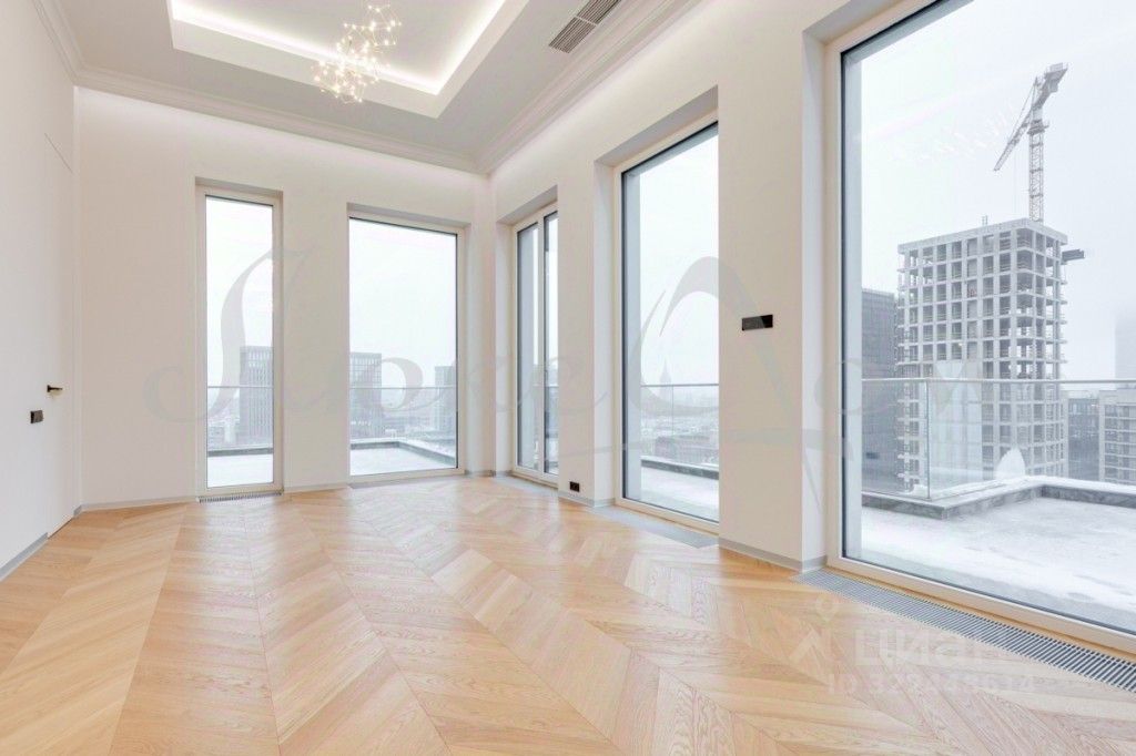 Продажа 4-комн квартиры на вторичном рынке Звенигородское шоссе, 11