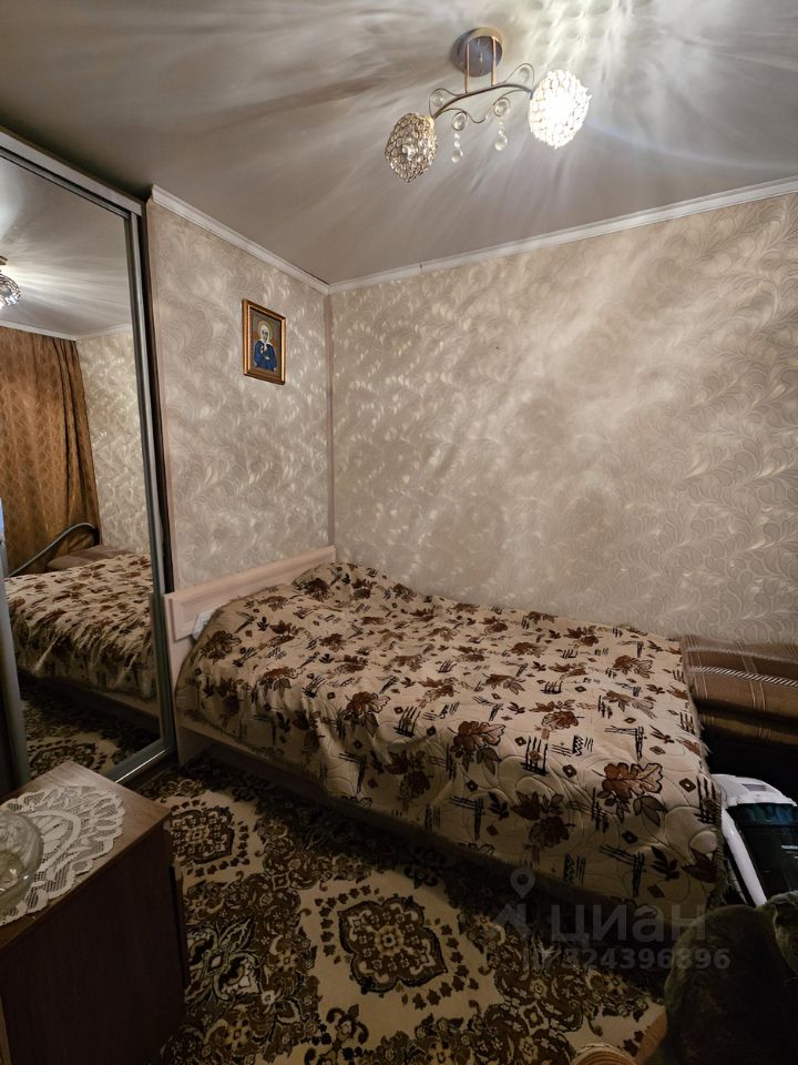 Продажа 2-комн квартиры на вторичном рынке Центральный мкр, улица Рабочая,  д. 3