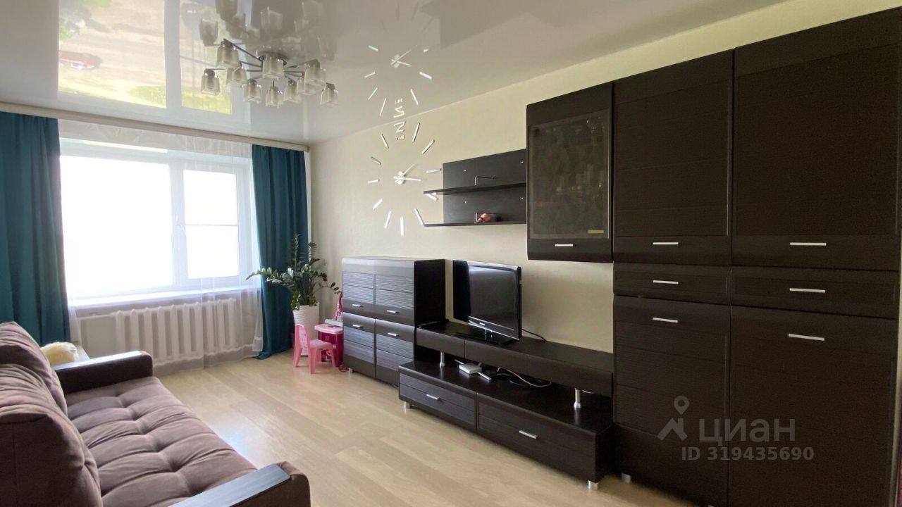 Продажа 3-комн квартиры на вторичном рынке Коммунар г., шоссе Ленинградское, 27к3