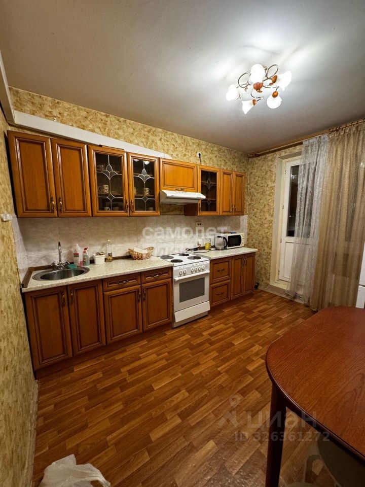 Продажа 2-комн квартиры на вторичном рынке Изюмская улица, 49к3