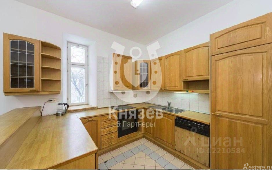 Продажа 5-комн квартиры на вторичном рынке Богословский переулок,  д. 3