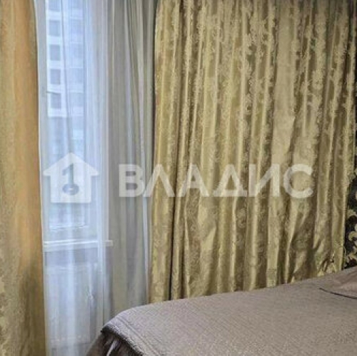 4-комн квартира Композиторов ул,  д. 12