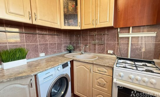 Продажа 3-комн квартиры на вторичном рынке улица Тамбасова,  д. 8 к1