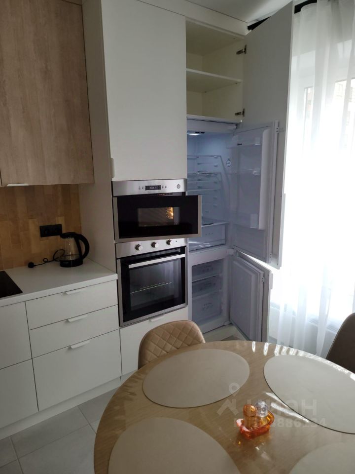 Аренда 3-комн квартиры на вторичном рынке Амурская улица, 2Ак3