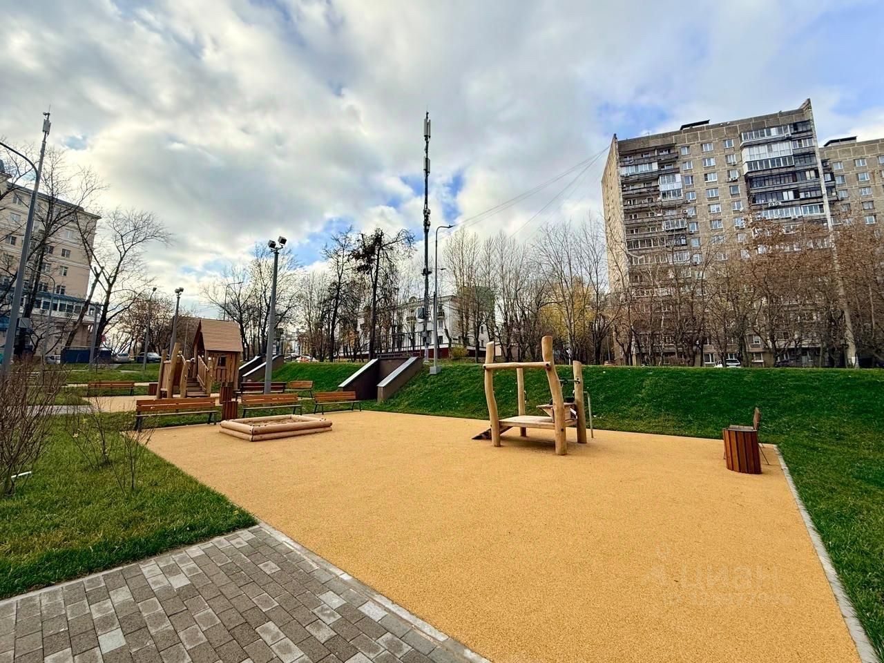 Продажа 1-комн квартиры на вторичном рынке Нагорная улица, 5А