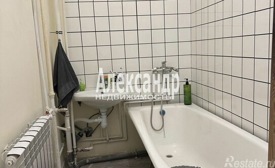 Продажа 5-комн квартиры на вторичном рынке ул Исполкомская,  д. 5