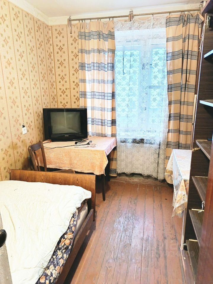 Продажа 4-комн квартиры на вторичном рынке 4-й мкр,  д. 5