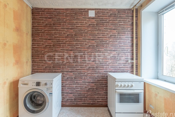 Продажа 2-комн квартиры на вторичном рынке Химки, Пожарского ул,  д. 4