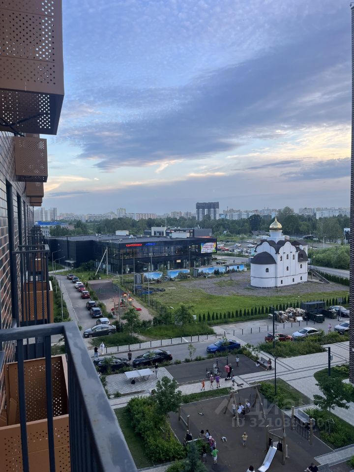 Продажа 3-комн квартиры на вторичном рынке Кудрово г., улица Центральная, 8к1