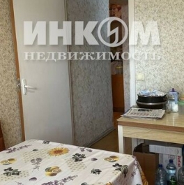 Продажа 4-комн квартиры на вторичном рынке Маршала Савицкого ул,  д. 4 к2