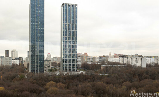 Продажа 3-комн квартиры на вторичном рынке улица Сергея Бондарчука