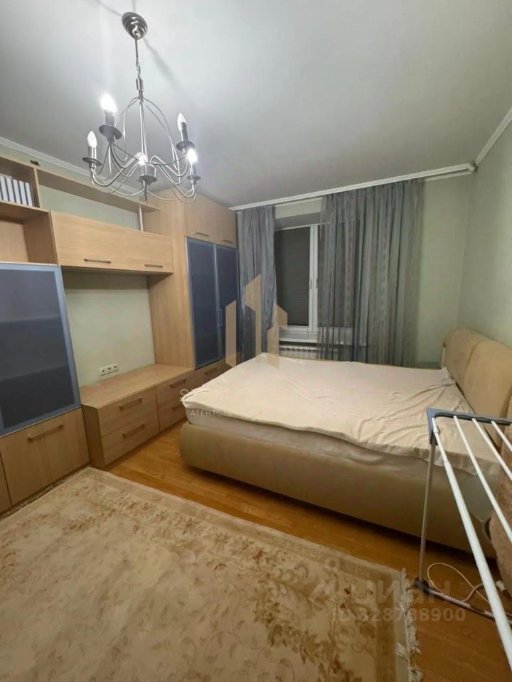 Аренда 3-комн квартиры на вторичном рынке улица Кравченко,  д. 8