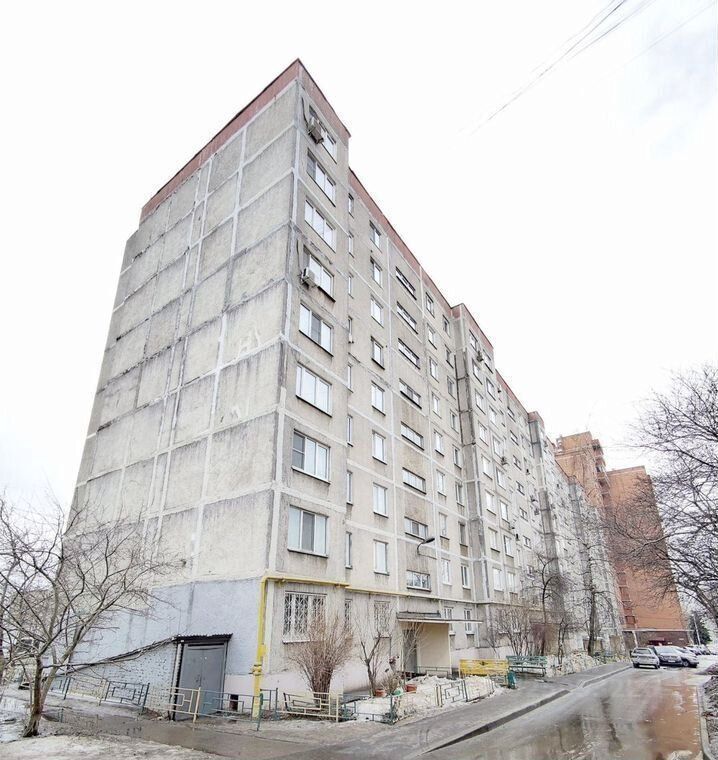 Продажа 3-комн квартиры на вторичном рынке Дзержинский, Поклонная улица, 3