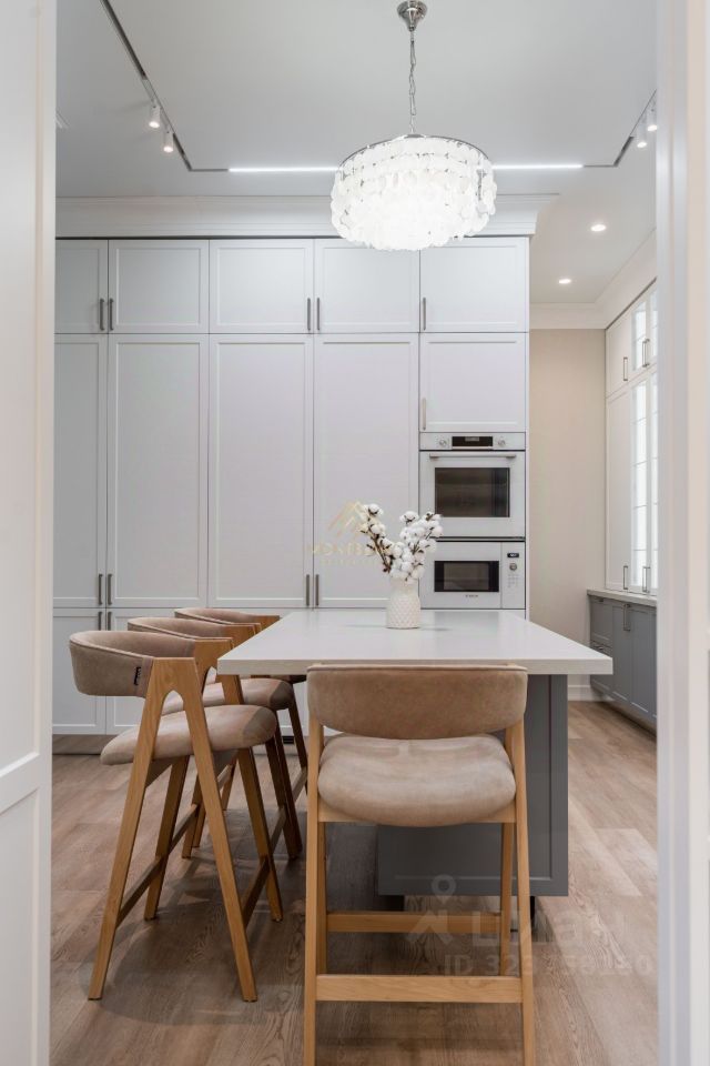 Продажа 3-комн квартиры на вторичном рынке Ропшинская улица, 24