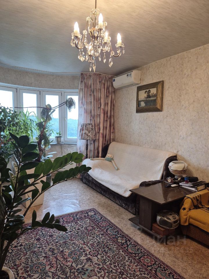 Продажа 3-комн квартиры на вторичном рынке улица Островитянова, 53