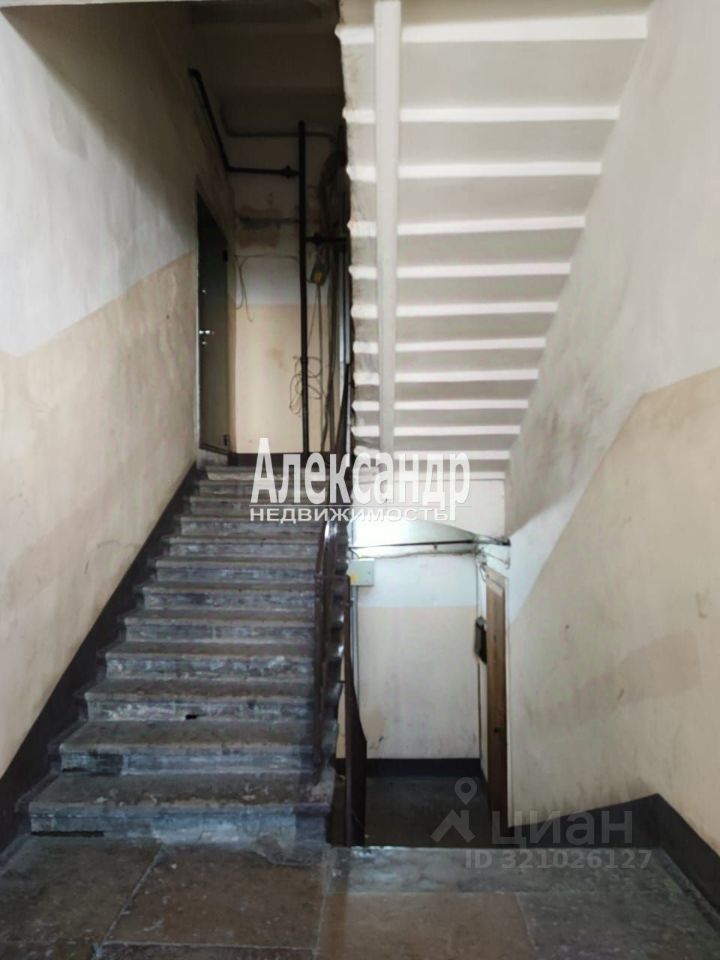 Продажа комнаты Саперный переулок, 16/36