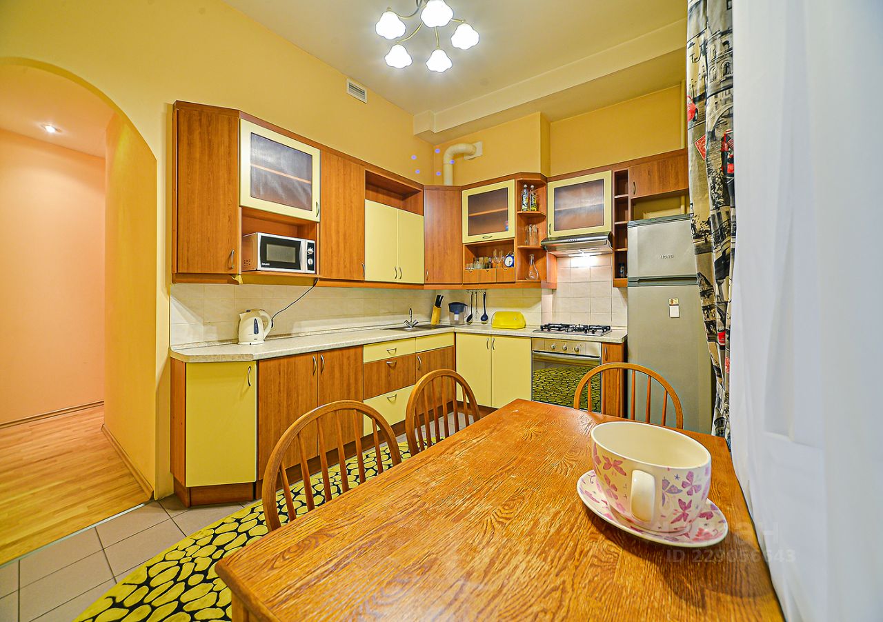 Аренда 2-комн квартиры на вторичном рынке набережная Реки Мойки, 30