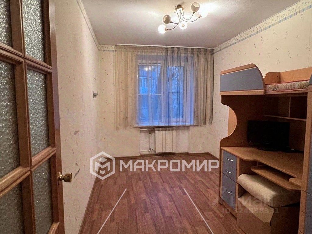 Продажа 3-комн квартиры на вторичном рынке Пушкин, Ленинградская улица, 33
