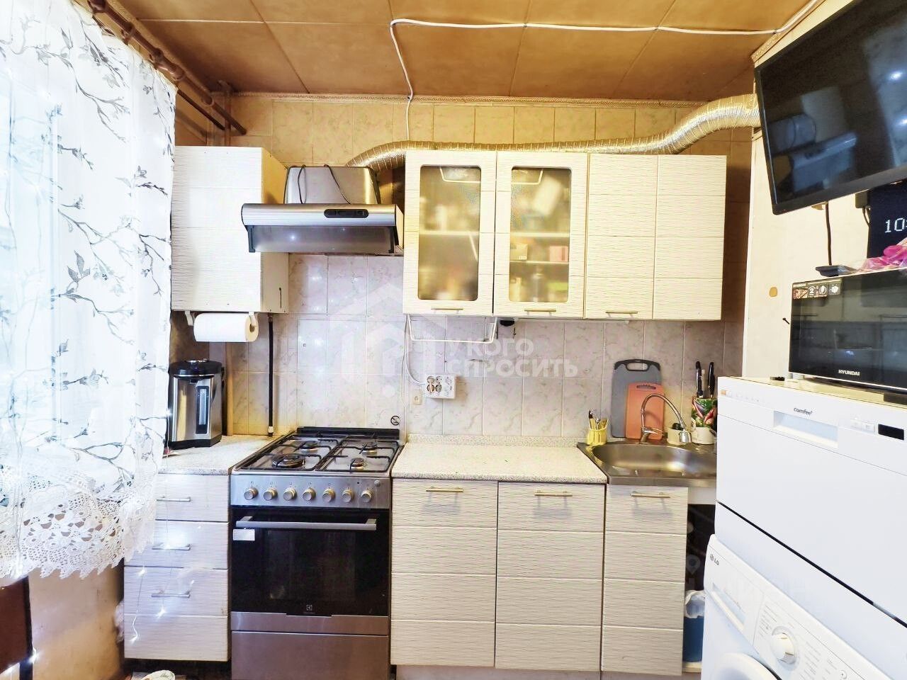 Продажа 3-комн квартиры на вторичном рынке д. Гостилицы, улица Школьная, 9