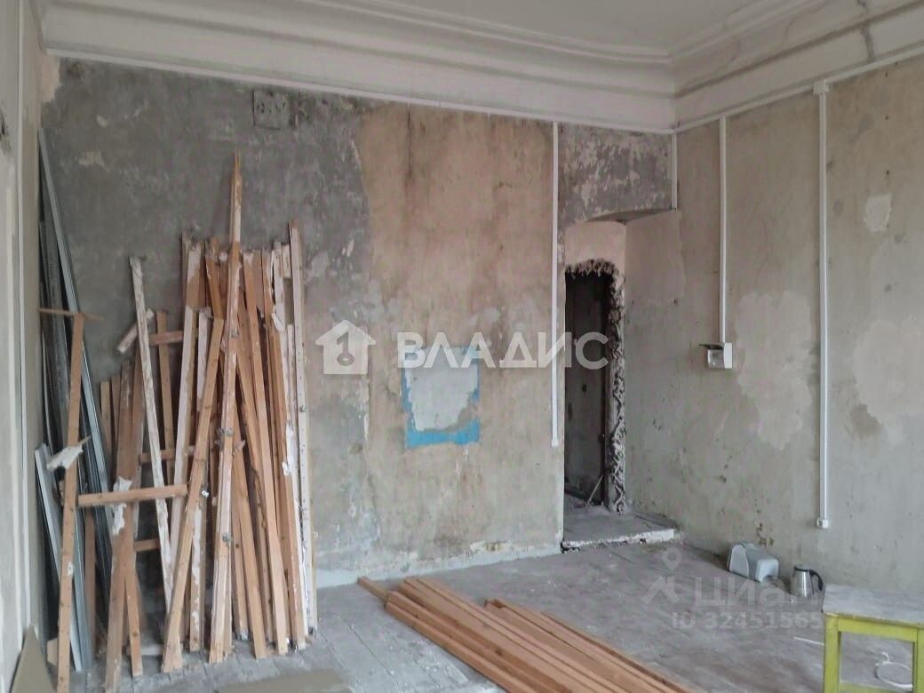 Продажа 4-комн квартиры на вторичном рынке проспект Обуховской обороны, 107