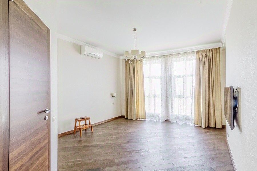 Продажа 4-комн квартиры на вторичном рынке Староволынская улица, 12к5