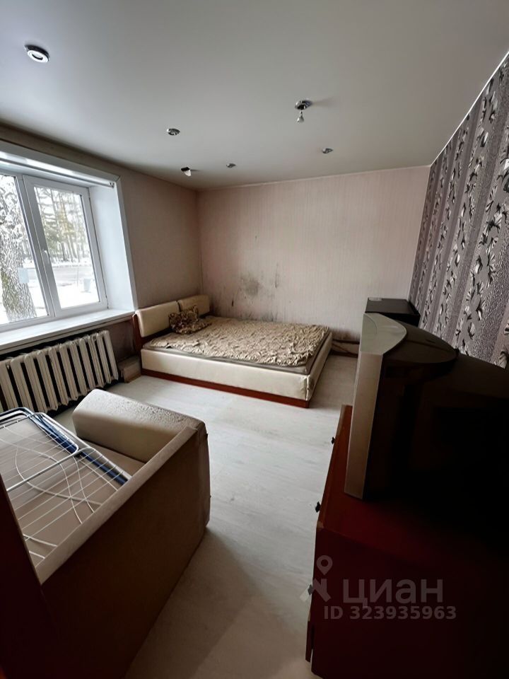 Продажа 2-комн квартиры на вторичном рынке пос. Пушное, улица Школьная, 4