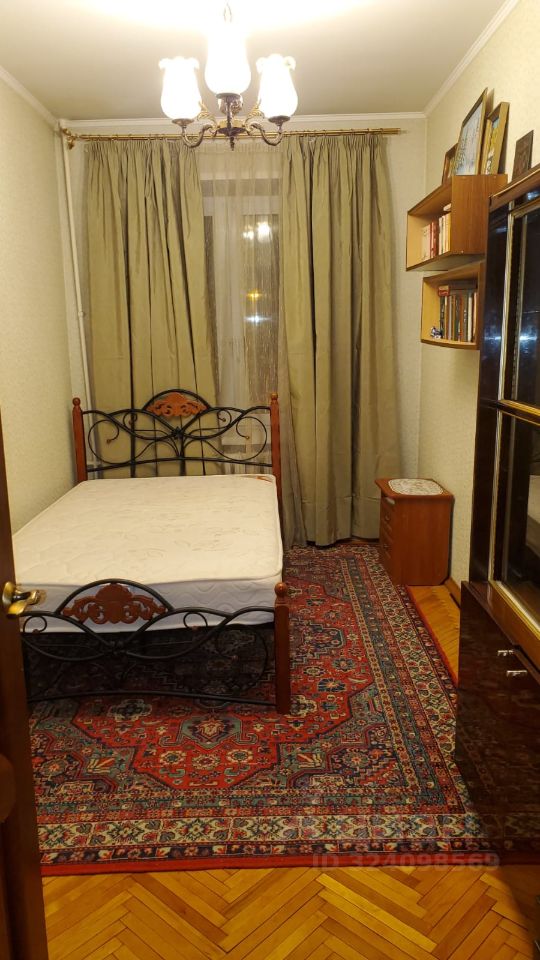 Продажа 2-комн квартиры на вторичном рынке Новозаводская улица,  д. 2К5