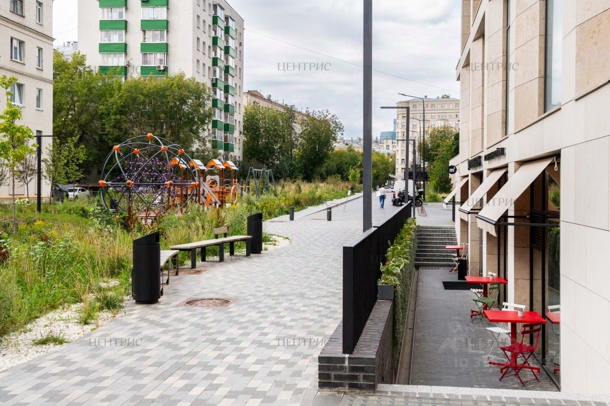 Продажа 3-комн квартиры на вторичном рынке улица Усачева, 15А