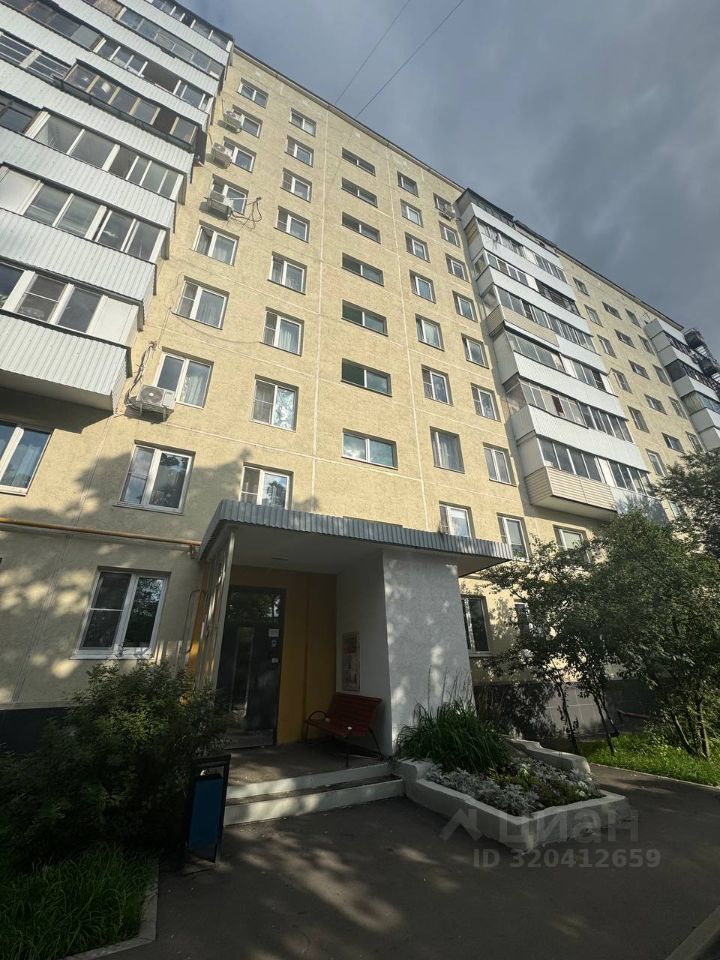 Продажа 2-комн квартиры на вторичном рынке Оренбургская улица, 20К2