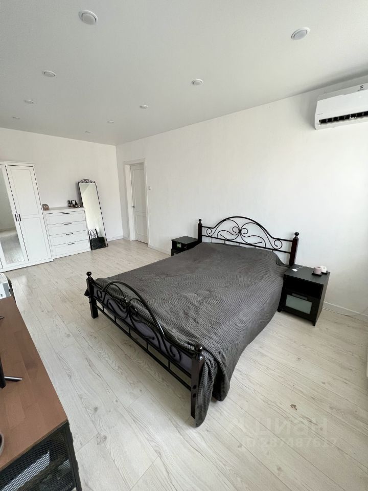 Продажа 2-комн квартиры на вторичном рынке Новороссийская улица, 25К1