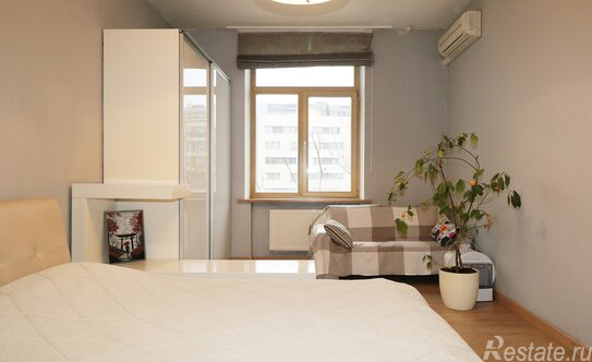 Продажа 4-комн квартиры на вторичном рынке улица Красина,  д. 24