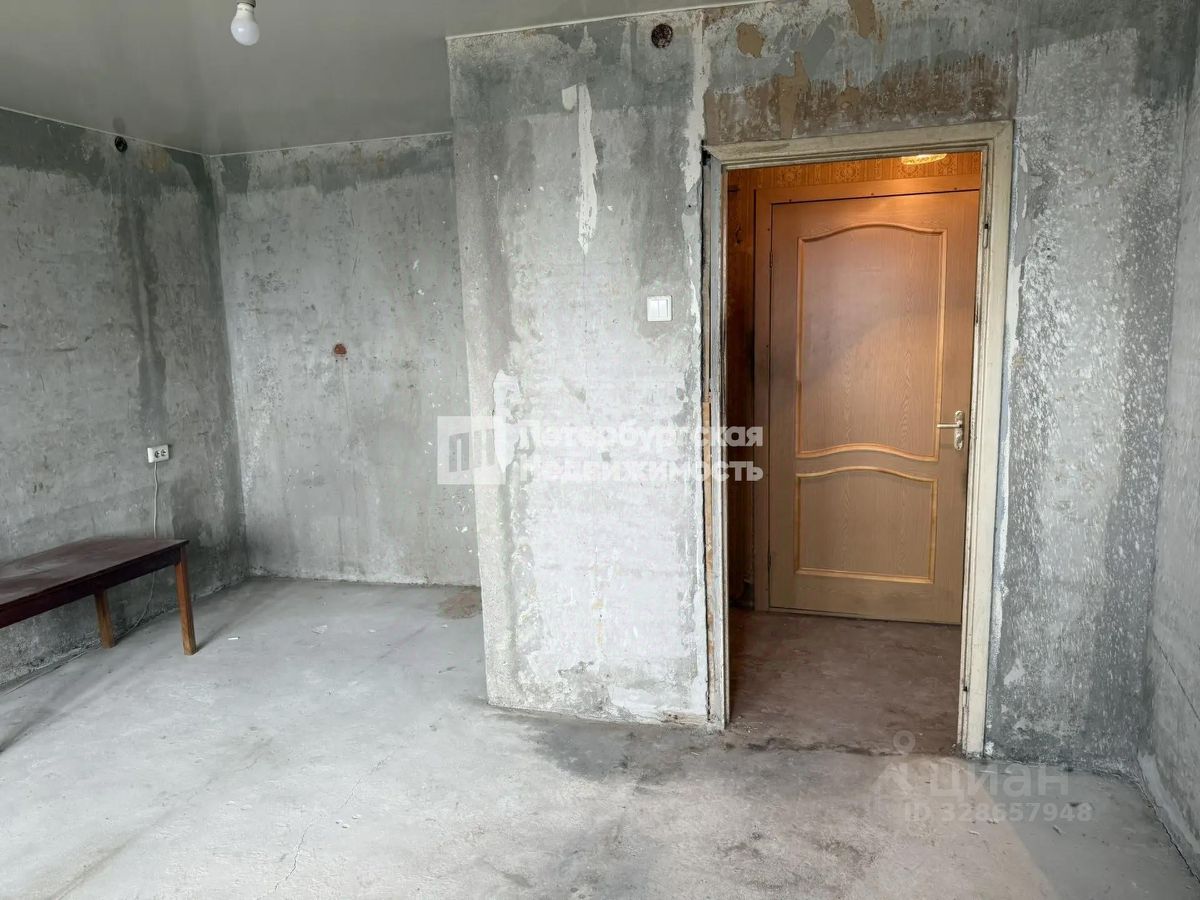 Продажа 1-комн квартиры на вторичном рынке Петергоф, Ропшинское шоссе, 11
