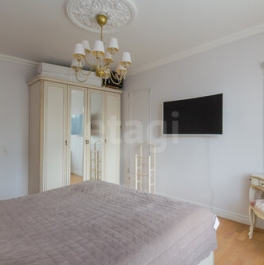 Продажа 3-комн квартиры на вторичном рынке Дыбенко ул,  д. 11,  к. 3