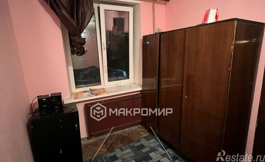 Продажа 2-комн квартиры на вторичном рынке Краснопутиловская улица,  д. 52
