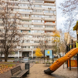 Продажа 3-комн квартиры на вторичном рынке Озёрная улица,  д. 13