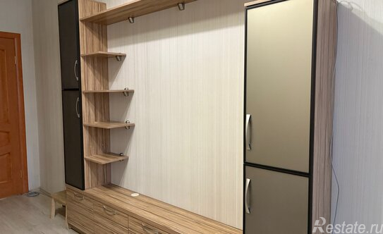 Продажа 4-комн квартиры на вторичном рынке ул Тюшина,  д. 10