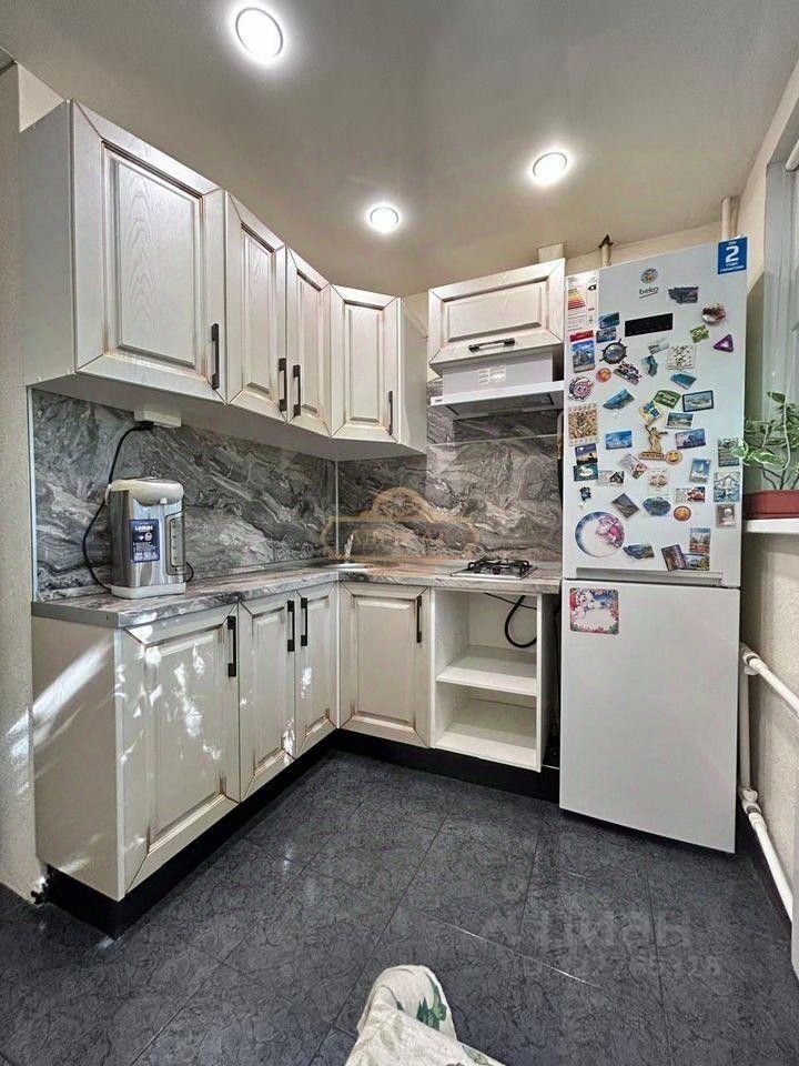 Продажа 2-комн квартиры на вторичном рынке улица Стойкости, 18К2