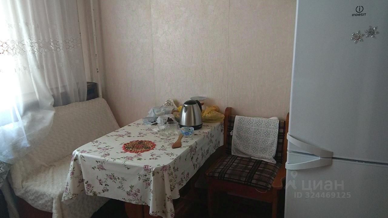 Продажа 4-комн квартиры на вторичном рынке Осенний бульвар, 15