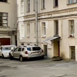 Продажа 1-комн квартиры на вторичном рынке 1-я Васильевского острова линия, 42