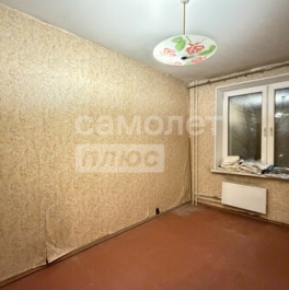 Продажа 2-комн квартиры на вторичном рынке Кленовый б-р,  д. 10,  к. 1