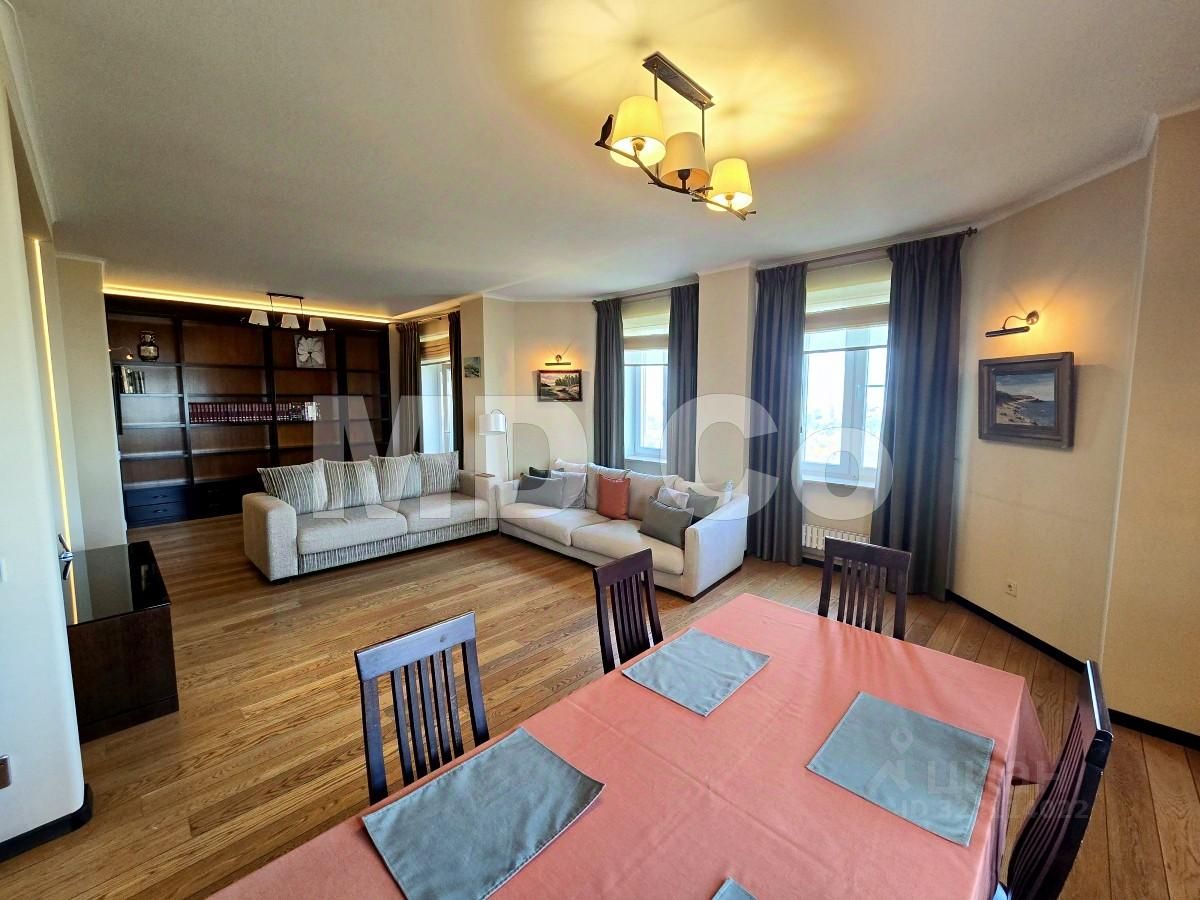 Аренда 3-комн квартиры на вторичном рынке Веерная улица, 2