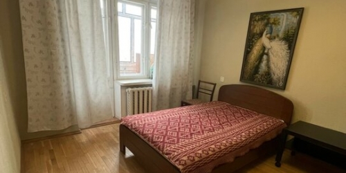 4-комн квартира улица Стахановцев,  д. 16
