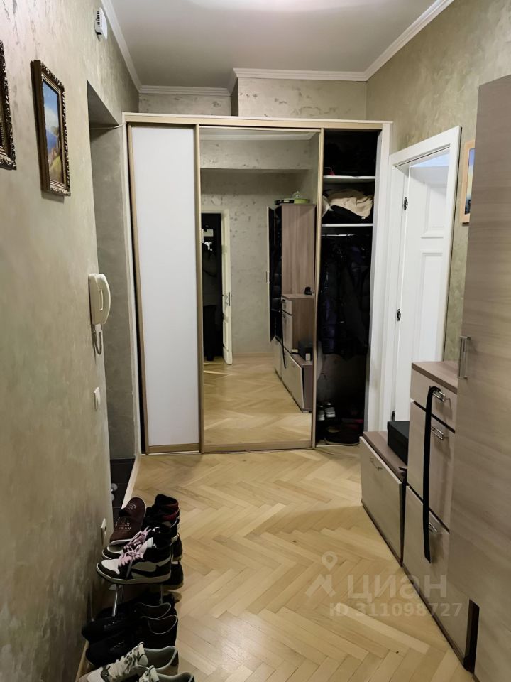 Продажа 2-комн квартиры на вторичном рынке Малый Патриарший переулок, 3