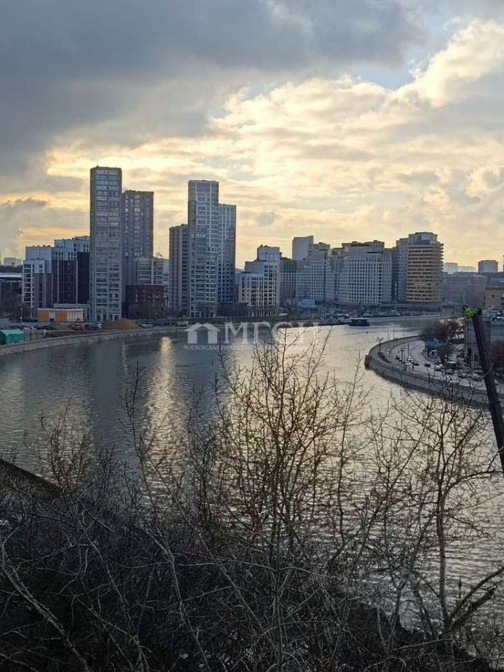 Продажа 2-комн квартиры на вторичном рынке Крутицкая набережная,  д. 5