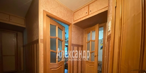 2-комн квартира Петергоф г., Суворовская ул. ,  д. 13