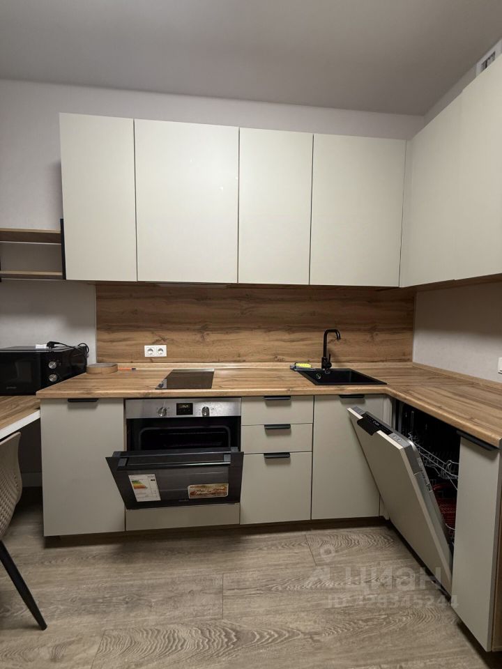 Аренда 2-комн квартиры на вторичном рынке Заречье пгт, улица Луговая, 6к1