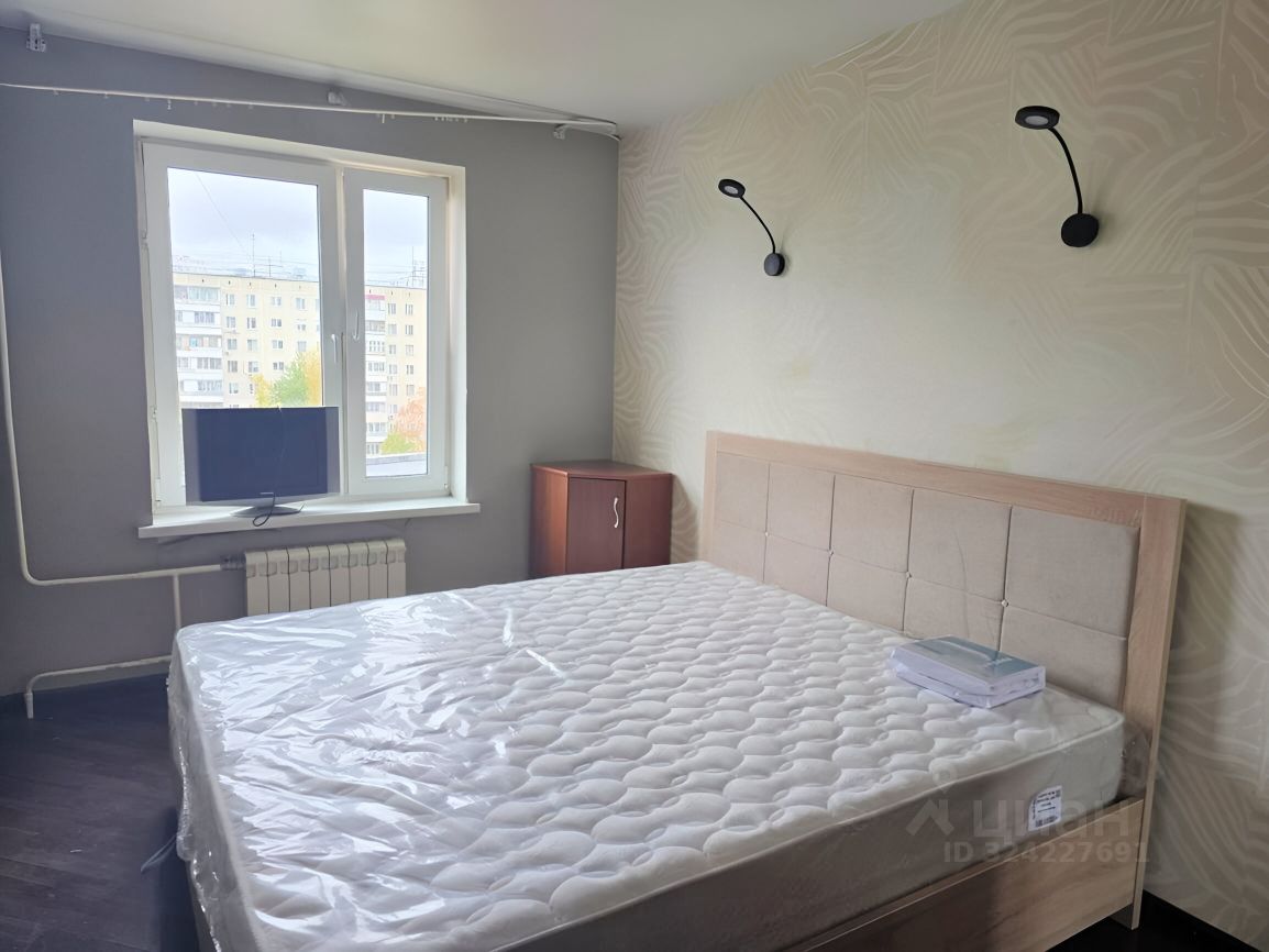 Аренда 3-комн квартиры на вторичном рынке улица Бестужевых,  д. 9А