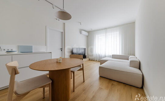 Продажа 2-комн квартиры на вторичном рынке Юнтоловский проспект,  д. 42 к2